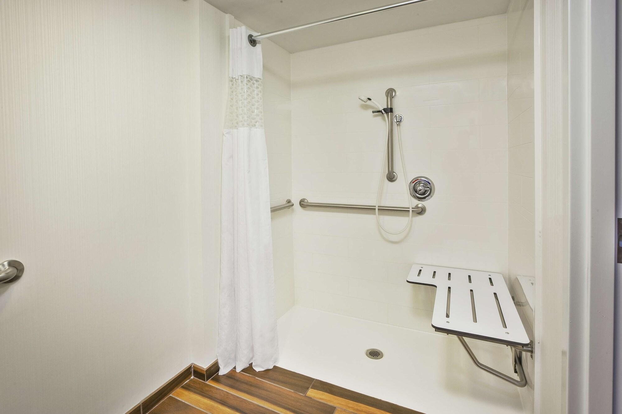 Hampton Inn Birch Run Bagian luar foto