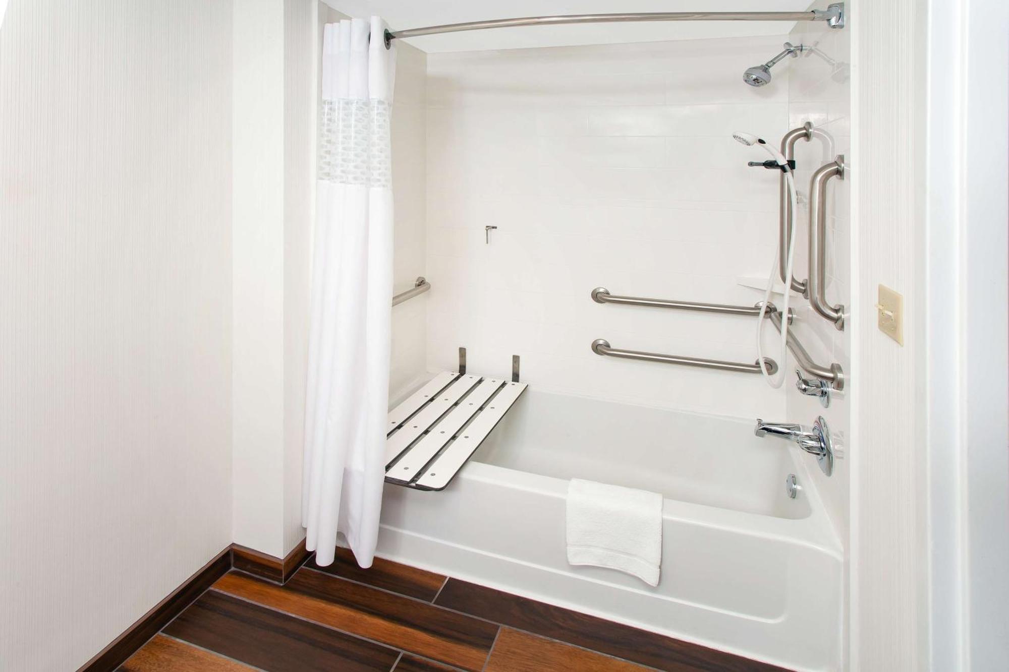 Hampton Inn Birch Run Bagian luar foto