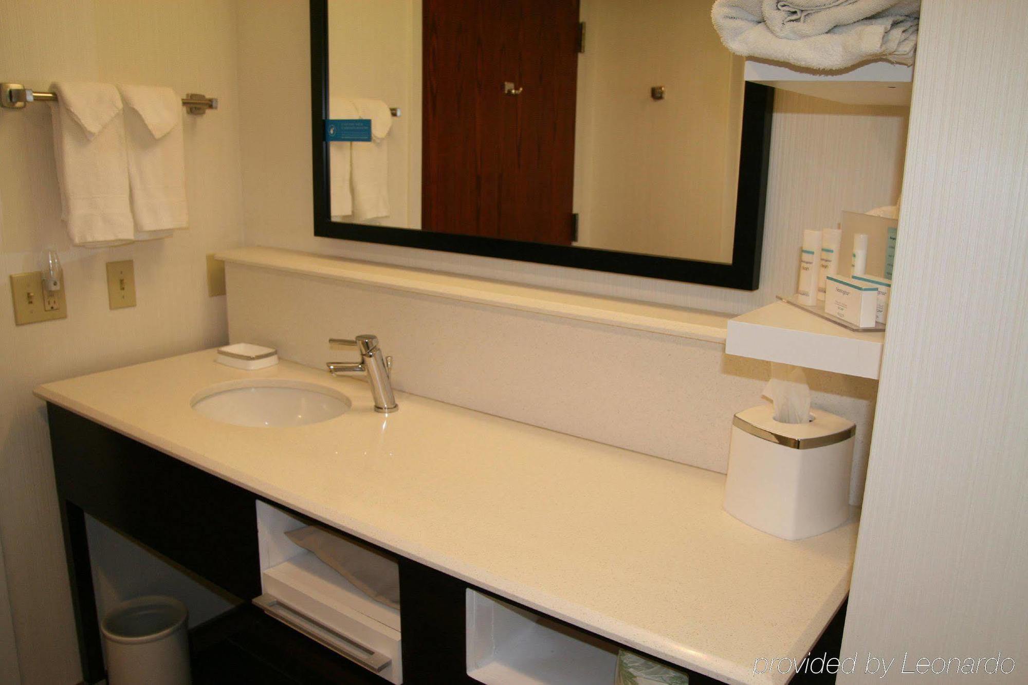 Hampton Inn Birch Run Bagian luar foto