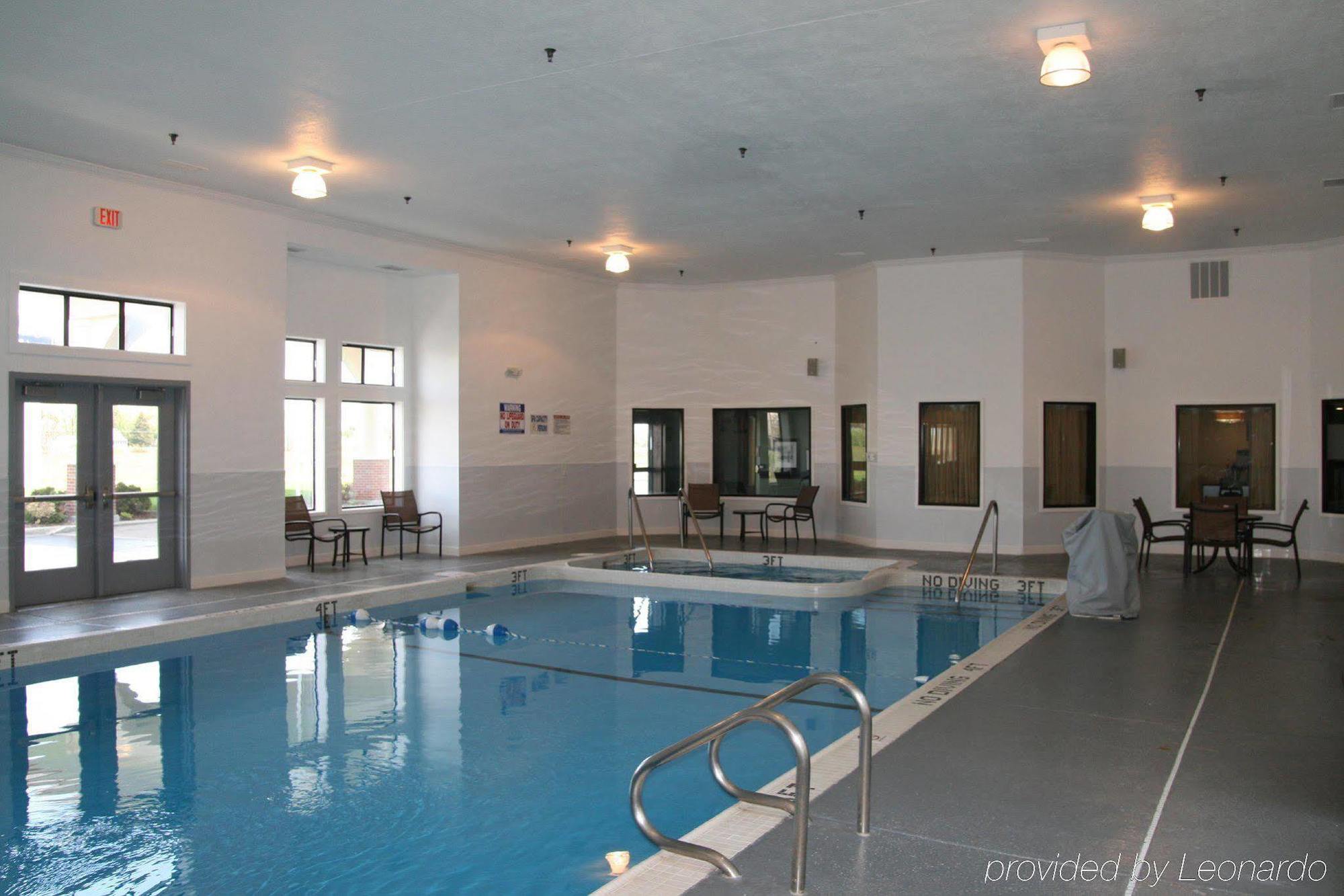 Hampton Inn Birch Run Bagian luar foto