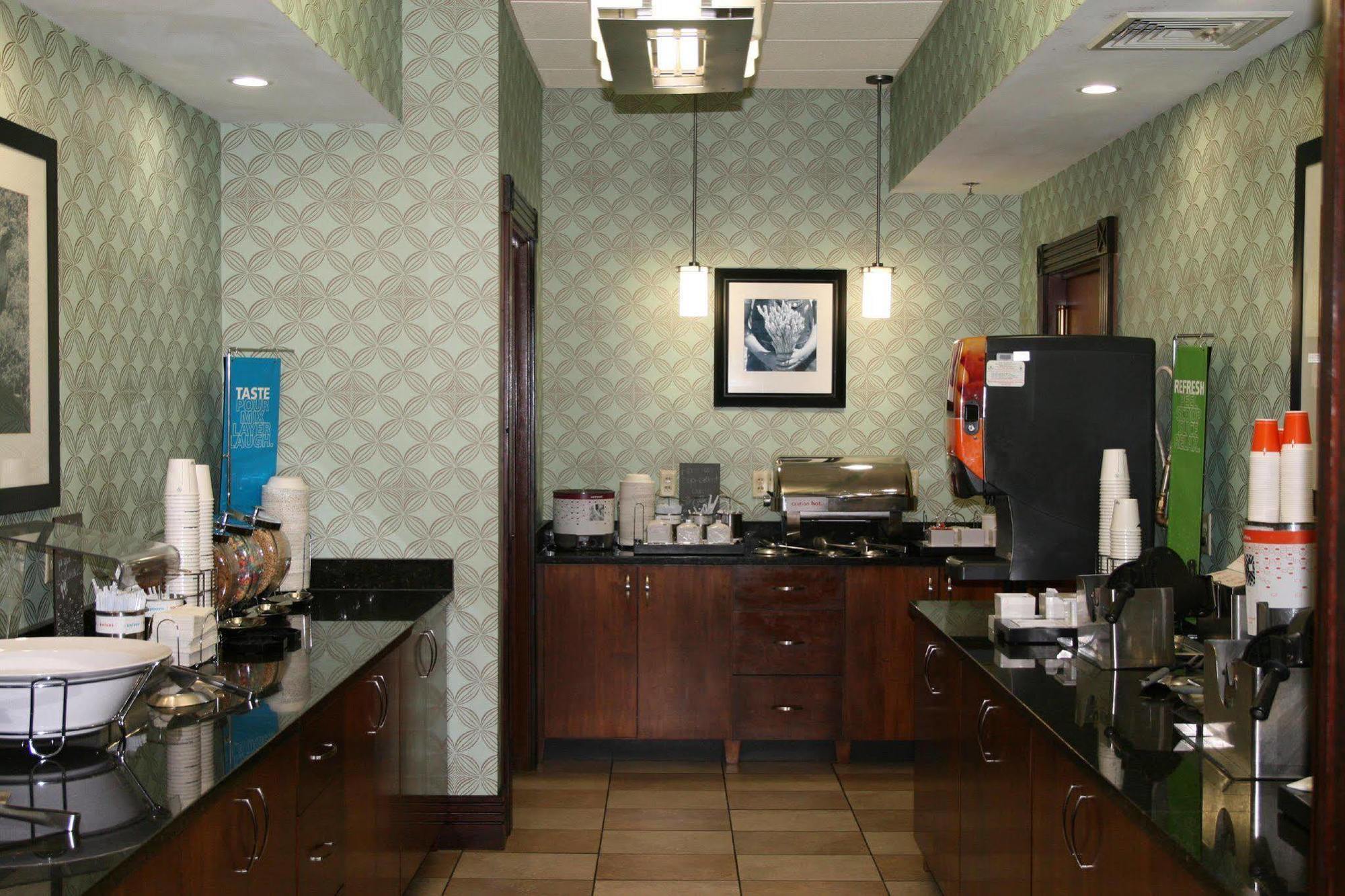 Hampton Inn Birch Run Bagian luar foto