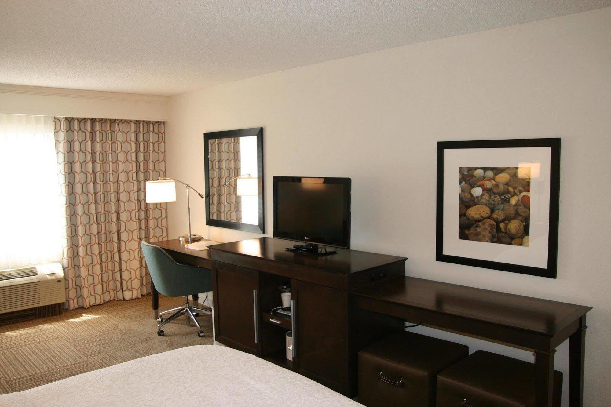 Hampton Inn Birch Run Bagian luar foto